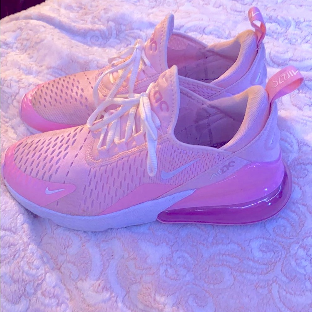 Nike Pink 270’s